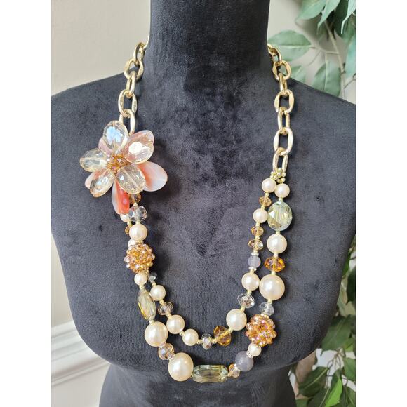 Unbranded Jewelry - Women's Statement Necklace With Flower Pendant And Lobster Claw Lock Design